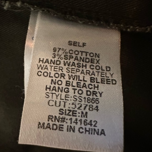 She + Sky Olive Snake Pattern Asymmetrical Skort - Picture 5 of 9